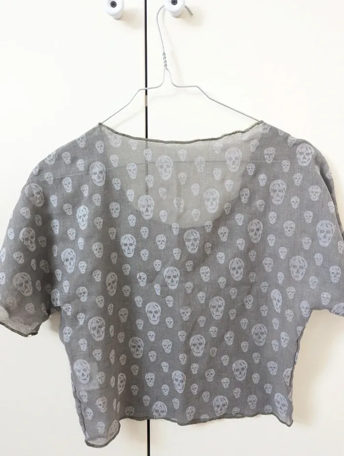 Crop top gris motif tête de mort taille S 36 - photo numéro 2