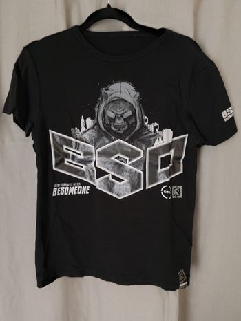 Tee shirt