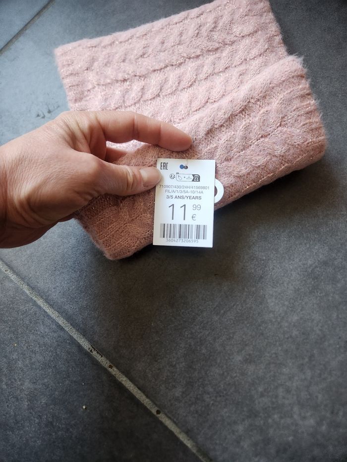 Tour de cou Okaidi taille 3 /5 ans - photo numéro 3