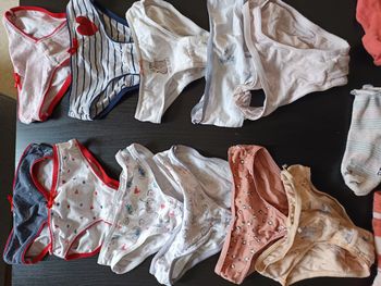 Lot de 11 culottes et 6 paires de chaussettes