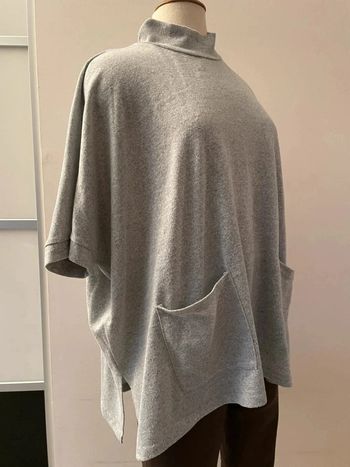 Superbe pull manches courtes gris ample
