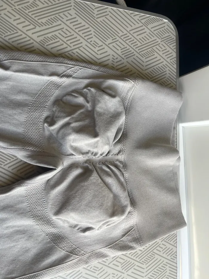 Leggings de sport neuf taille S - photo numéro 4