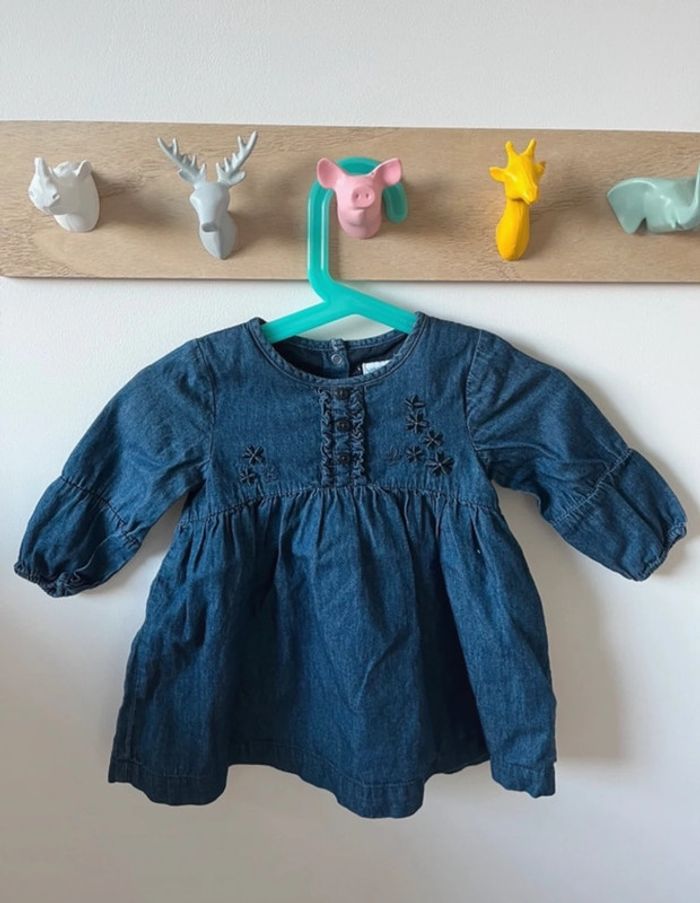 Robe en jean et gilet moumoute 🧸 - photo numéro 3