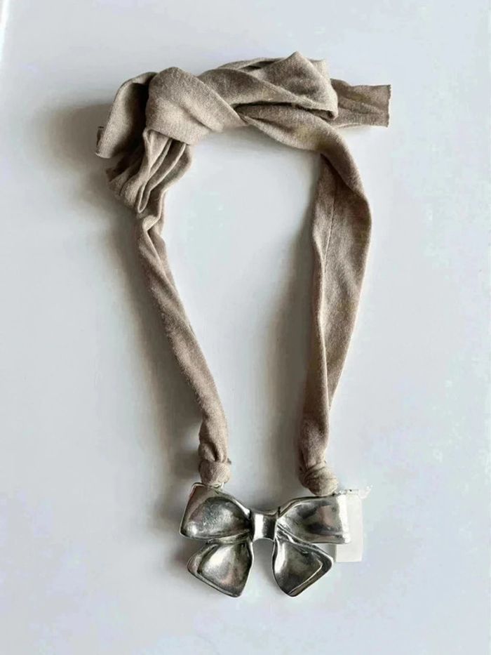 Collier femme noeud taupe