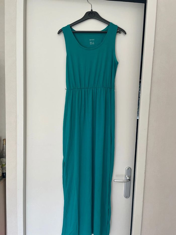Robe esmara