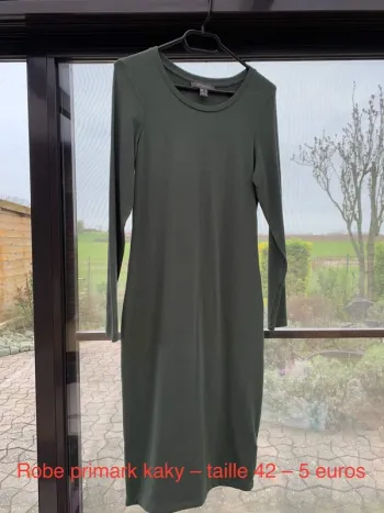 Robe kaki