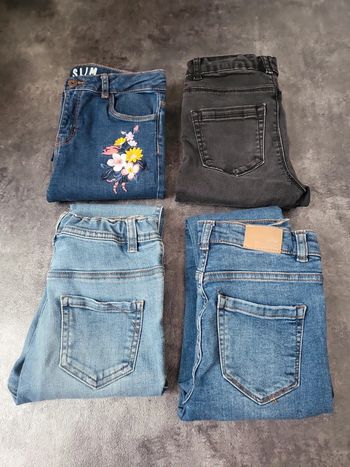 Lot 4 jeans slim fille 10 ans très bon état