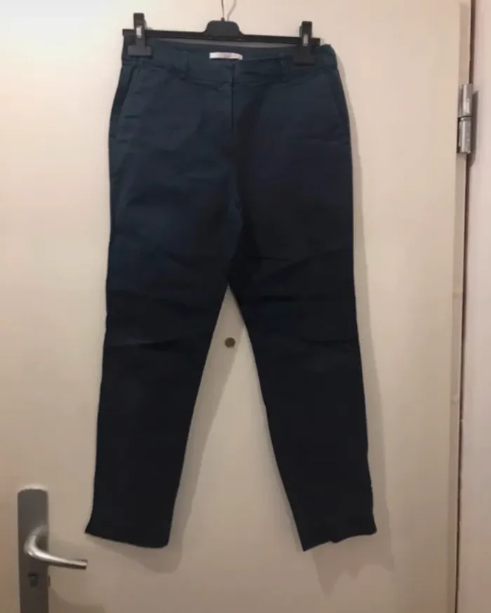 Pantalon femme camaïeu coupe droite tissu bleu marine taille 42