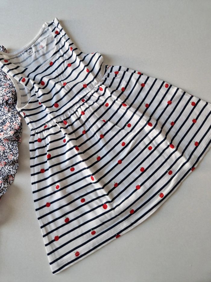 Lot de 2 robes été 5 ans mais petite tâche - photo numéro 5
