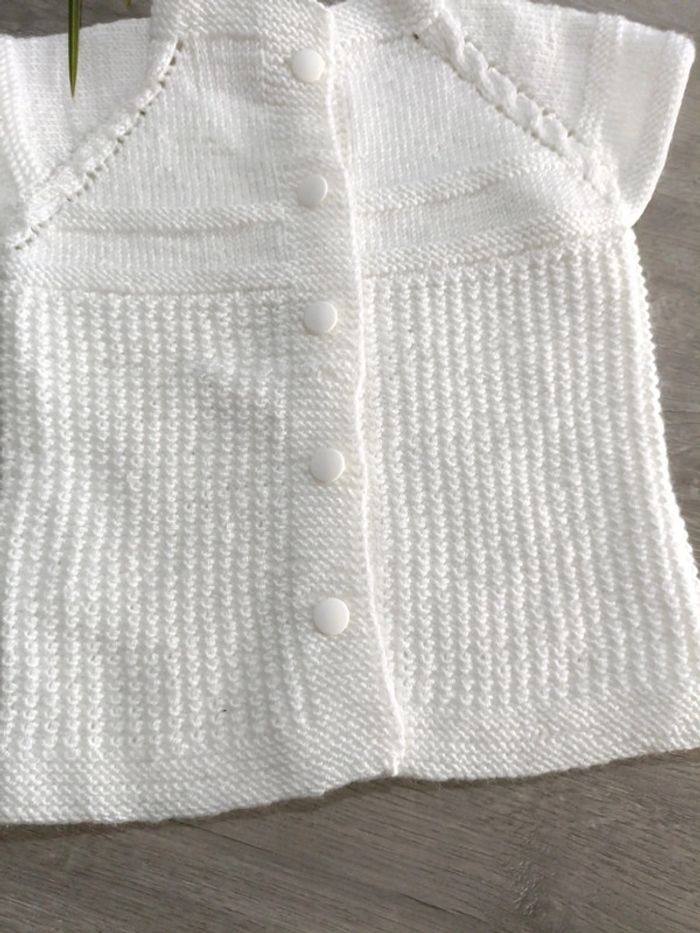 Gilet en laine 100 % manche courte – Blanc – Manches courtes – 80 cm – Boutons - photo numéro 3