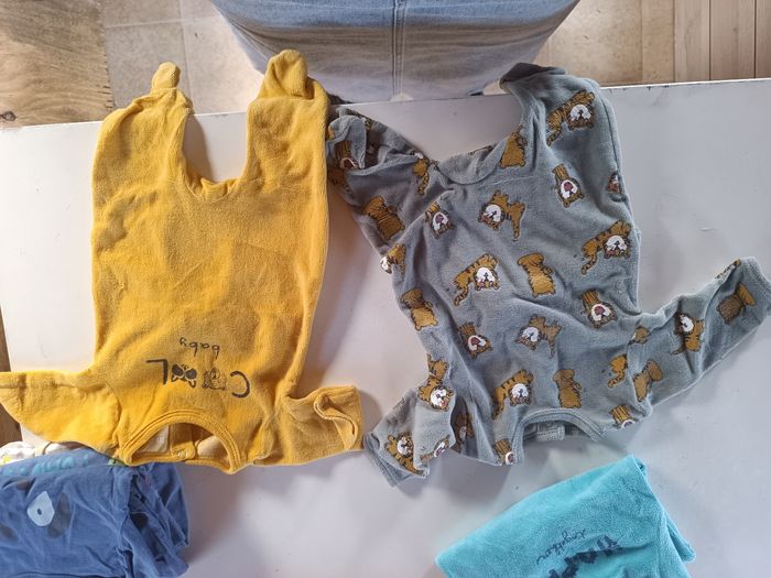 Lot pyjama 1 mois - photo numéro 4