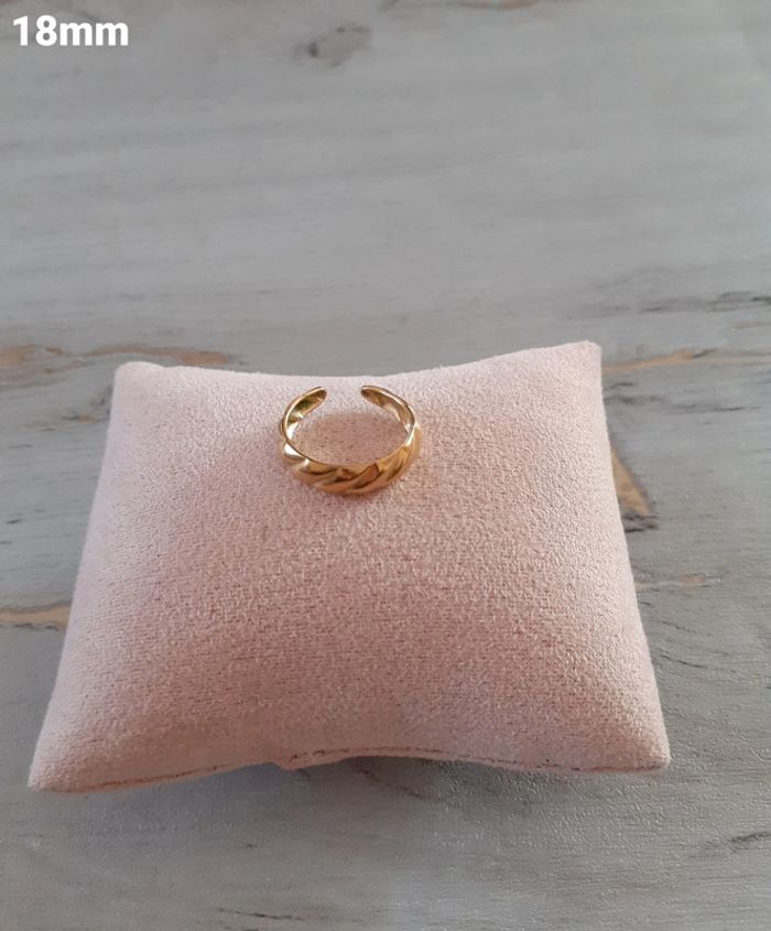 Bague dorée anneau ouvert