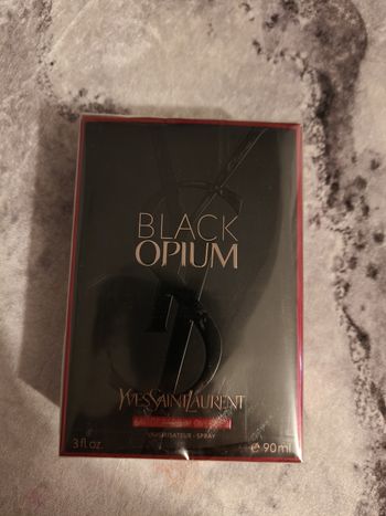 Black opium YSL 