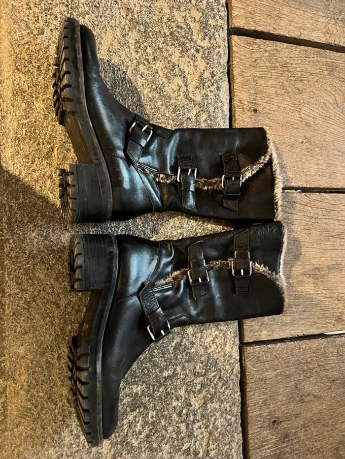 Une paire de bottes d’hiver