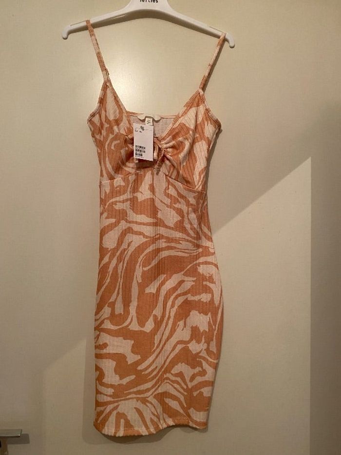 Robe femme taille XS marque H&M neuve