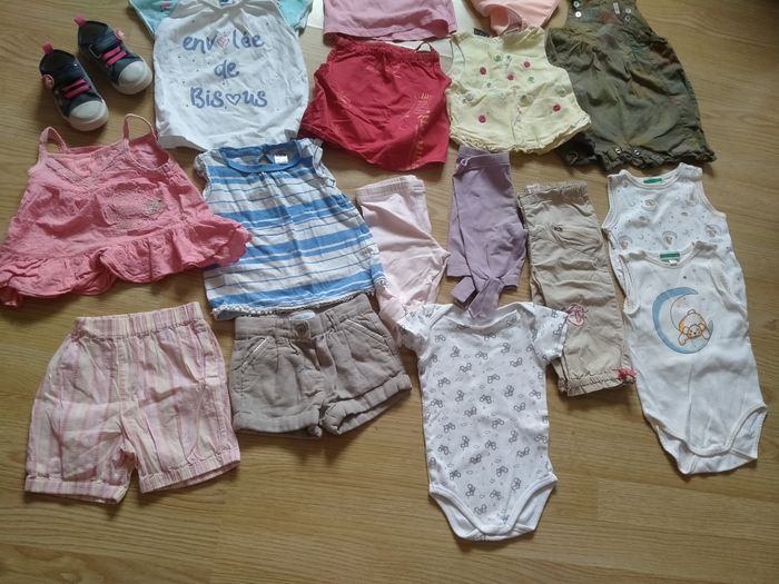 Lot de vêtements bébé filles. Taille 12 mois - photo numéro 4