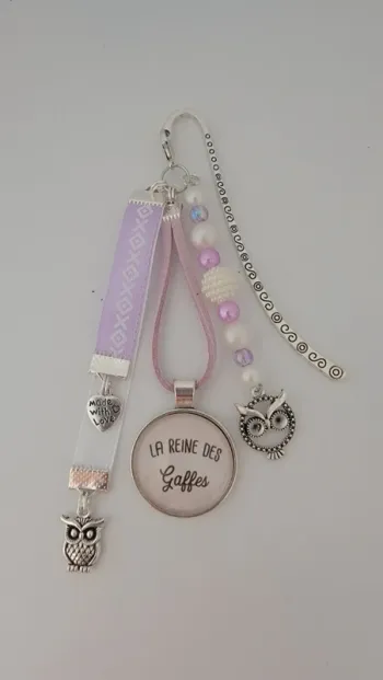 Cadeau humour, bijoux de sac ou marque page " la reine des gaffes"