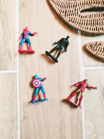 💫Lot de 4 petites figurines Avengers Marvel Hasbro