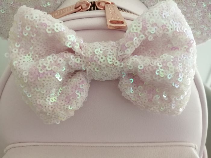 Loungefly holographic figural rose sequin - photo numéro 3