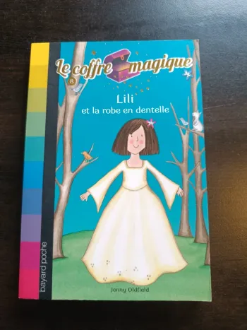 Livre LE COFFRE MAGIQUE: LILI ET LA ROBE EN DENTELLE - Jenny Oldfield