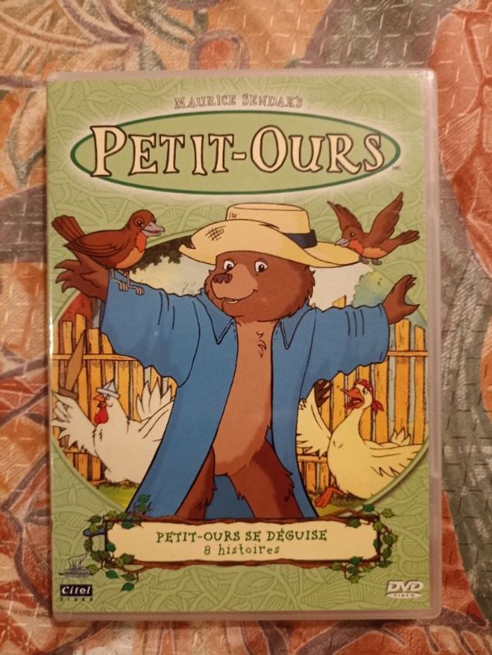 Petit ours brun se déguise 8 histoires