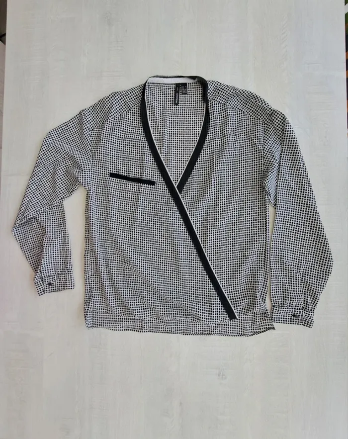 Haut blouse Mango - motif carré - taille XS - décolleté cache-coeur