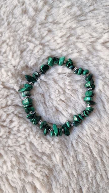 Bracelet perles chips vert et argenté