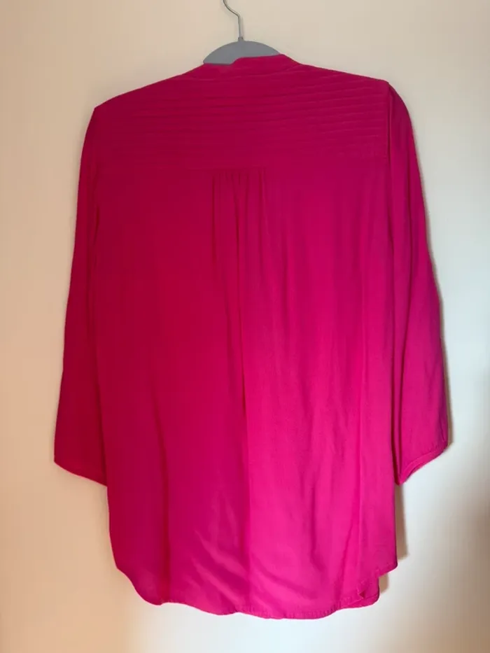Blouse naf naf avec fermeture sur le col - photo numéro 3