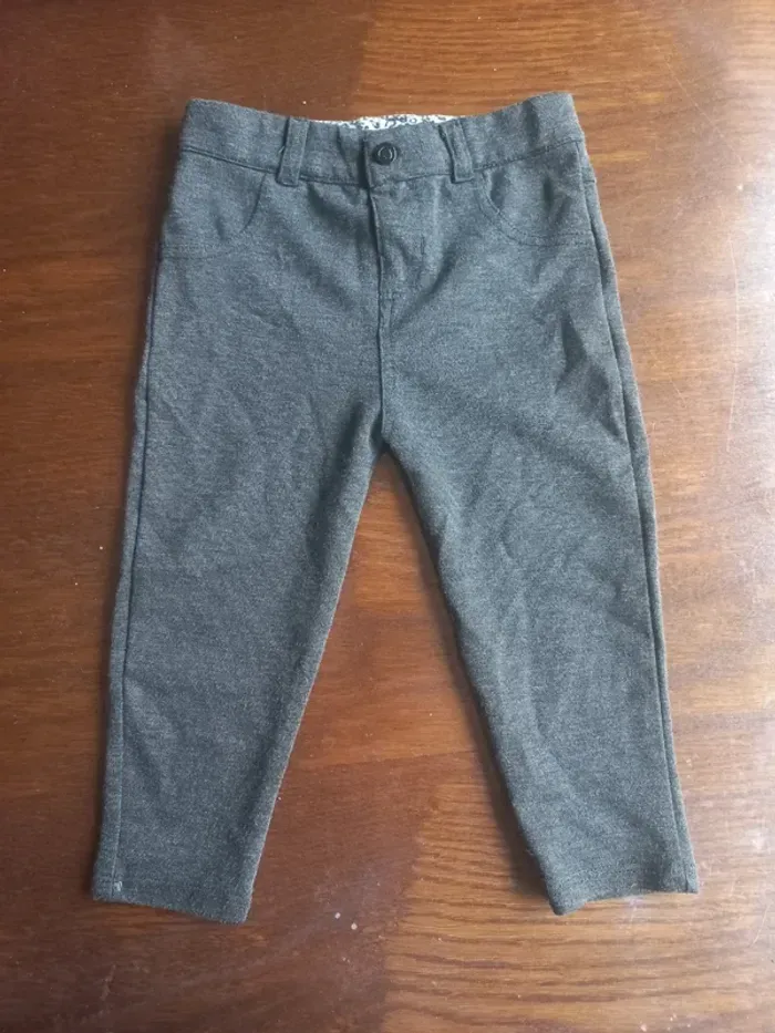 Pantalon gris 24 mois 86 cm petits cailloux