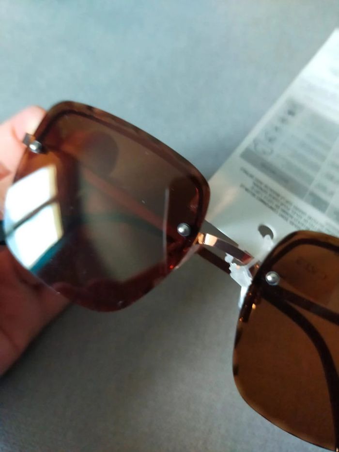 Lunettes de soleil carrées marron – Neuf avec étiquette - photo numéro 6