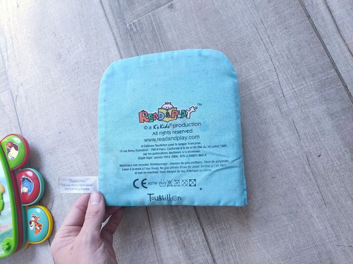 Lot livre musical Winnie et livres d'éveil en tissu bébé - photo numéro 5