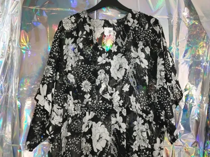 Robe de plage transparente noir et blanc 48/50 - photo numéro 3