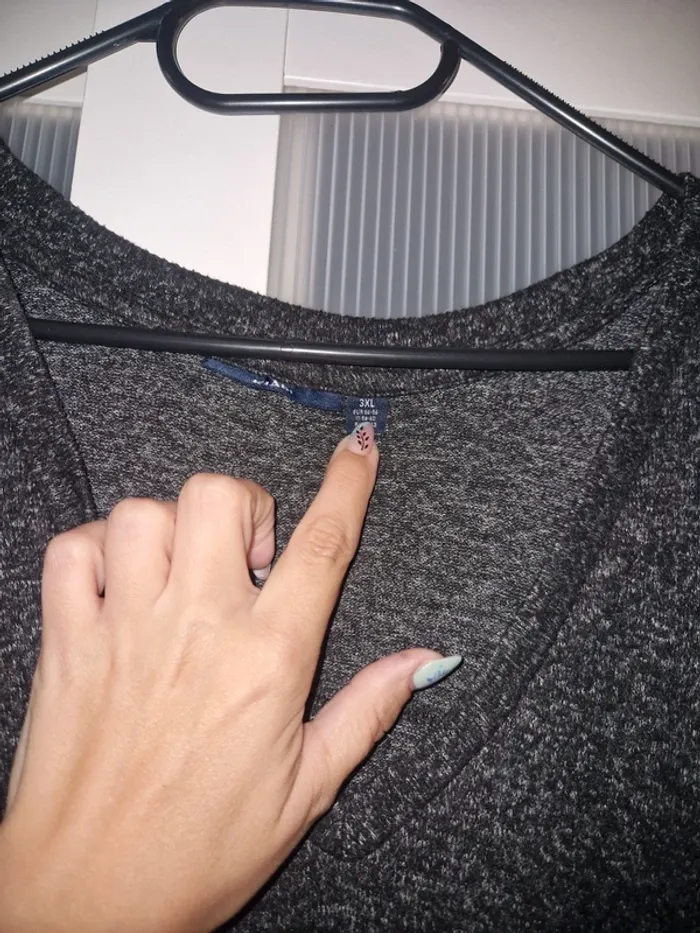 Pull gris foncé - photo numéro 3