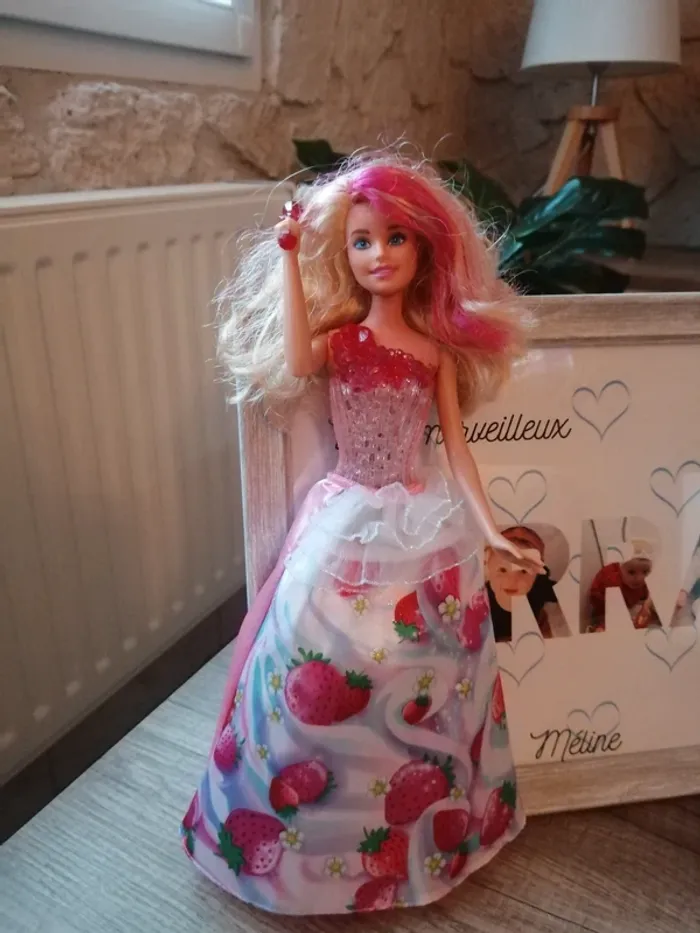 Poupée barbie "Princesse Bonbons sons et lumières" - photo numéro 2