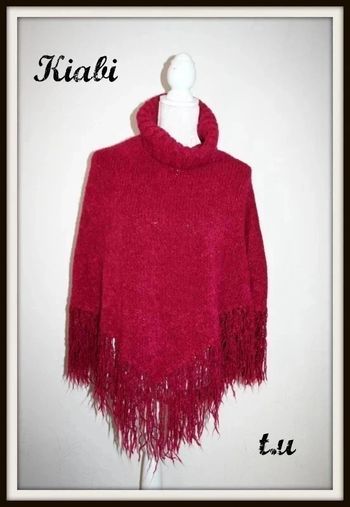 Poncho framboise Kiabi taille Unique, maille bouclette