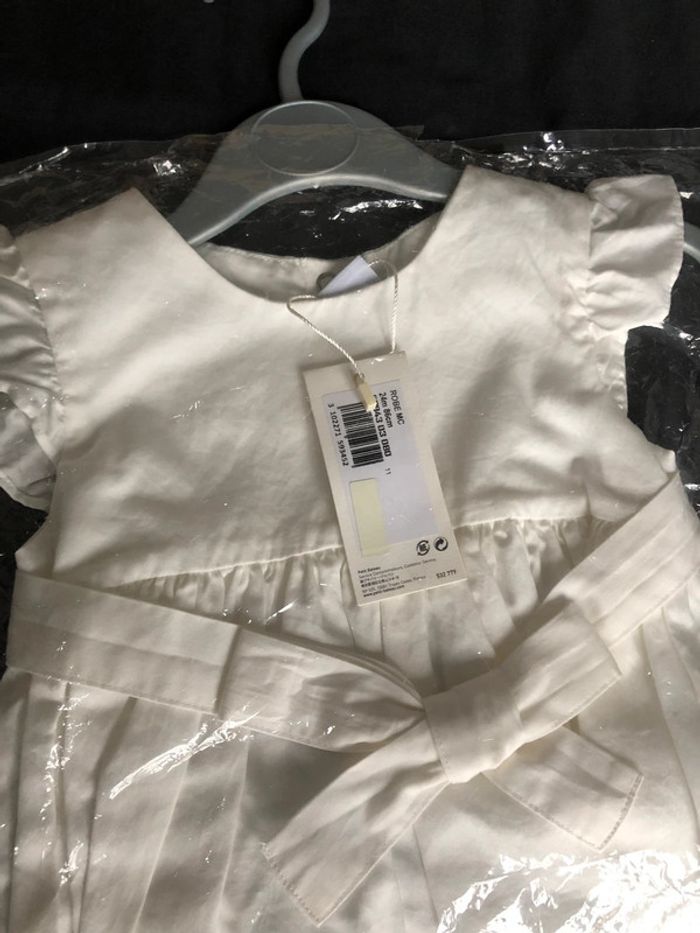 Robe de cérémonie 24 mois Neuve Petit Bateau - photo numéro 2