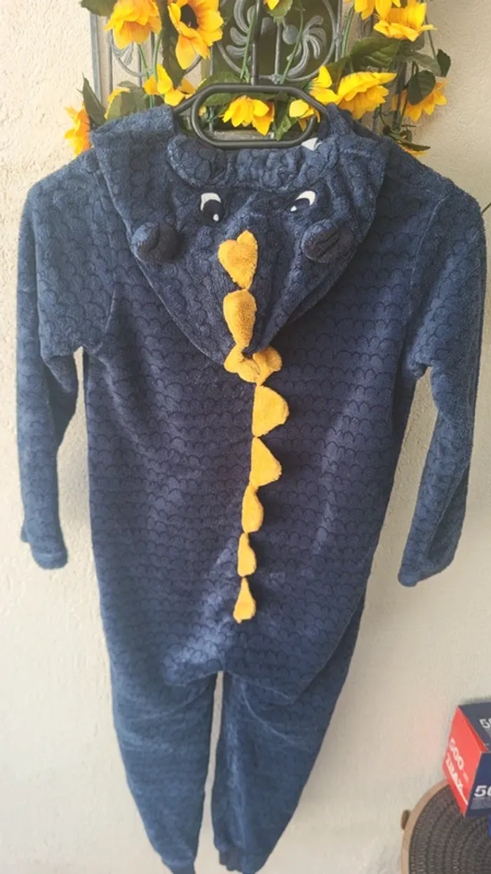 Pyjama 8ans une pièce - photo numéro 4