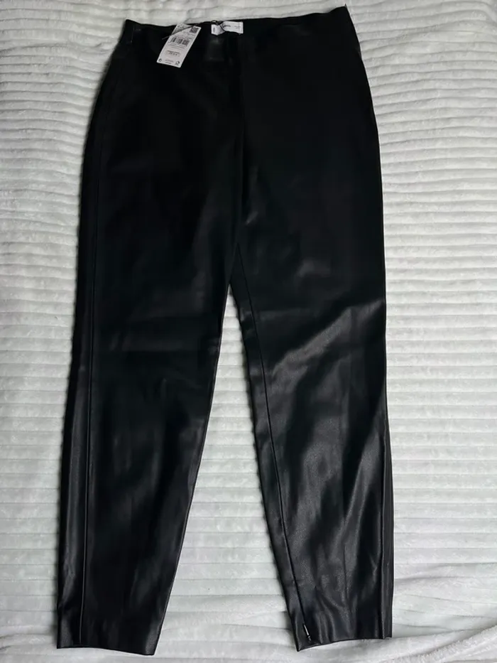 Pantalon droit similicuir mango