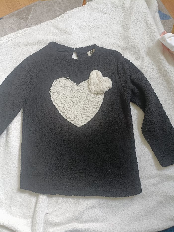 Pull noir avec coeur blanc Mini Holly 10/12