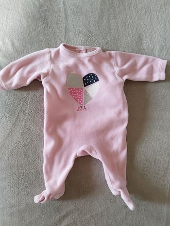 Pyjama tout doux parfait état 0 mois