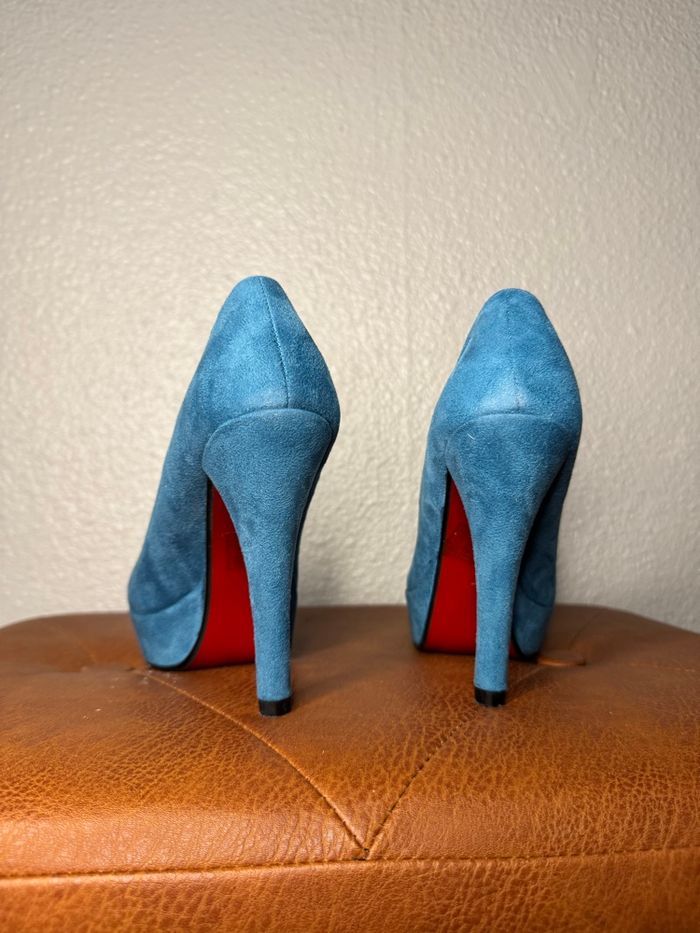 Escarpins bleu suédine semelle rouge – Malien - photo numéro 5