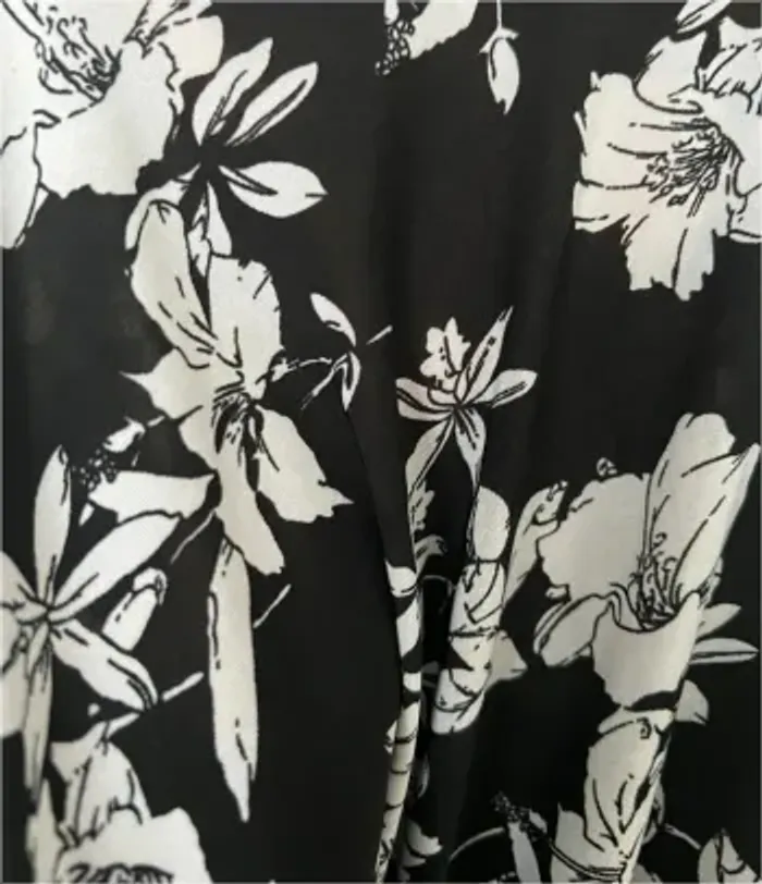 Robe longue fluide noire et lilas fleurie - photo numéro 8