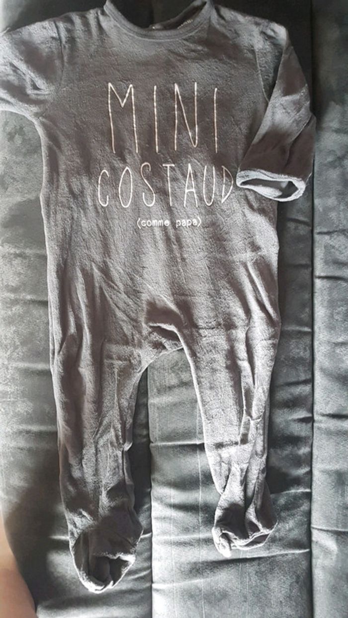 Lot de bodies + pyjama 18 mois