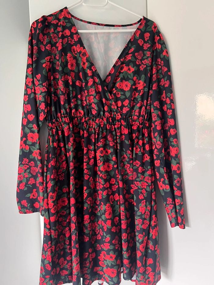 Robe rouge et noir taille L