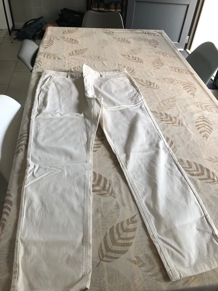 Pantalon léger kiabi slim 46