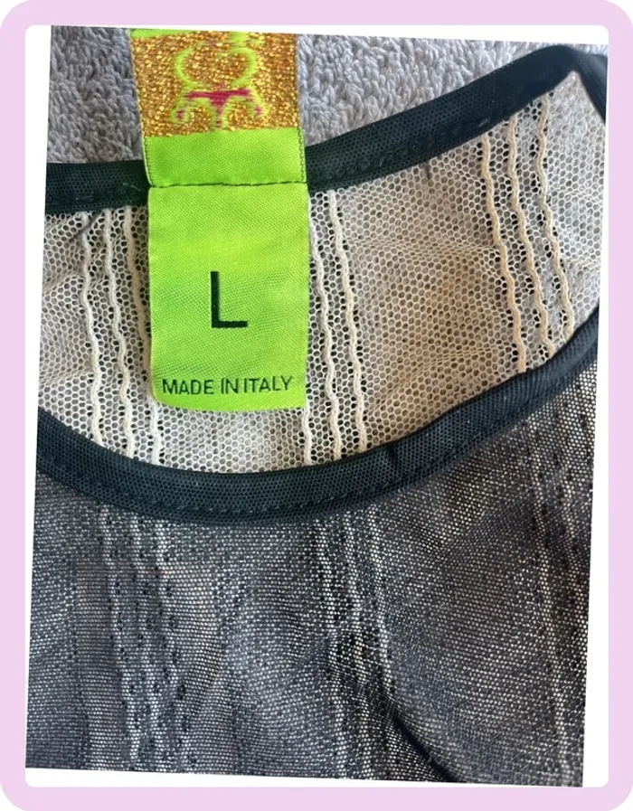 Top Original Save The Queen Taille L – Style Chic et Artistique – Jeu de Transparence Raffiné - photo numéro 5