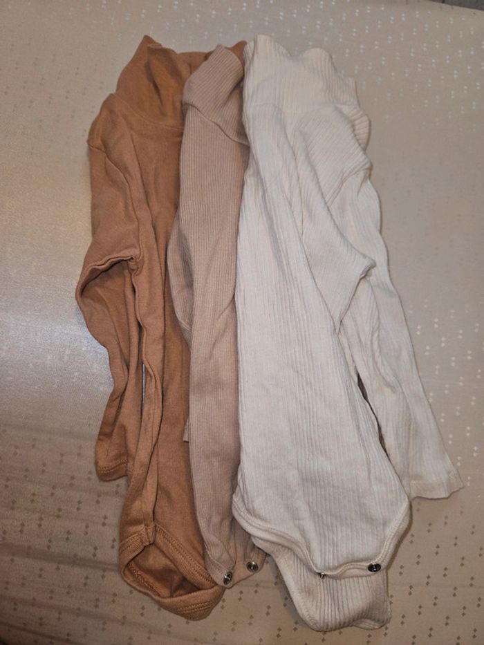 Lot body avec col marron beige et crème