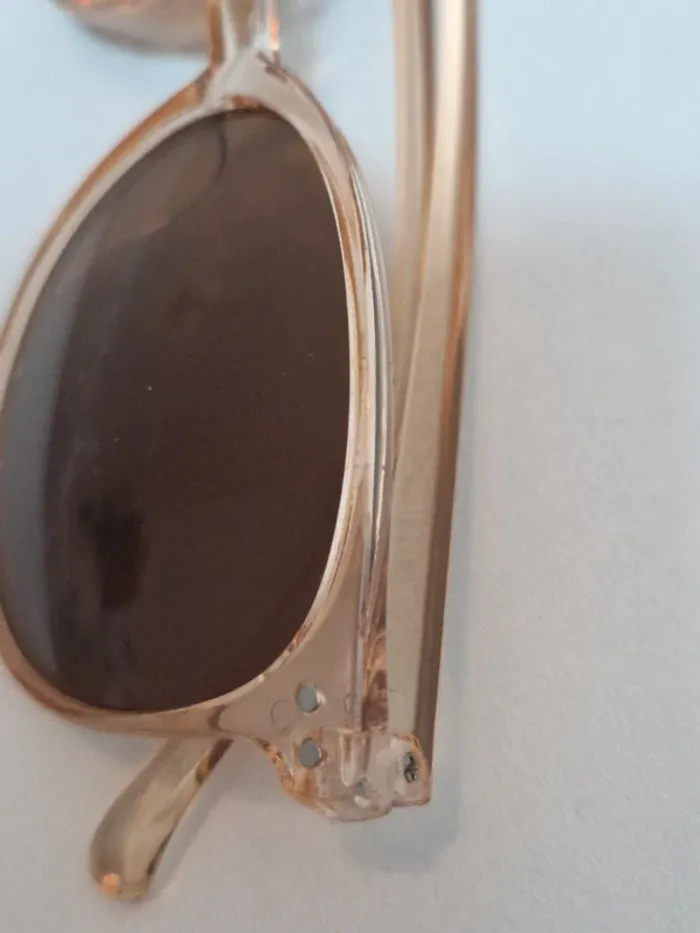 Lunettes de soleil - photo numéro 2