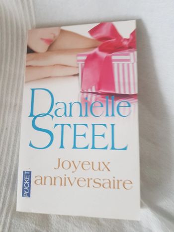 Joyeux anniversaire  de  Danielle STEEL