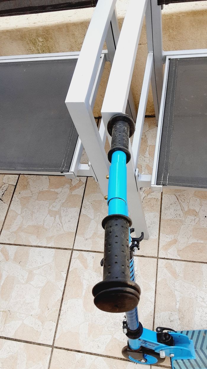 Trottinette patinette bleu réglable en 3 hauteurs 70, 75 et 80 cm - photo numéro 4